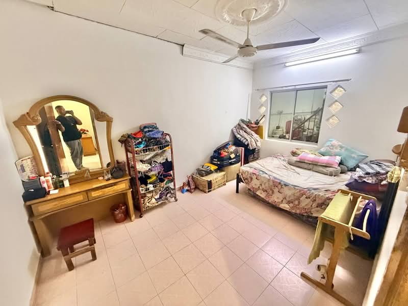 1-storey Terraced House for Sale in Seksyen 17 (Shah Alam) - Wan Azlan Ahmad - PropertyGuru.com.my