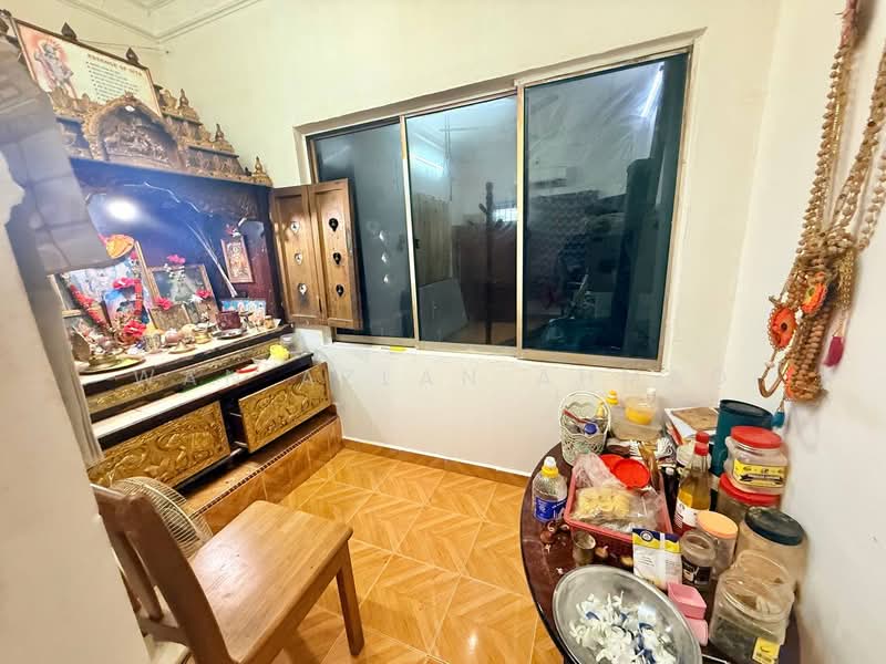 1-storey Terraced House for Sale in Seksyen 17 (Shah Alam) - Wan Azlan Ahmad - PropertyGuru.com.my