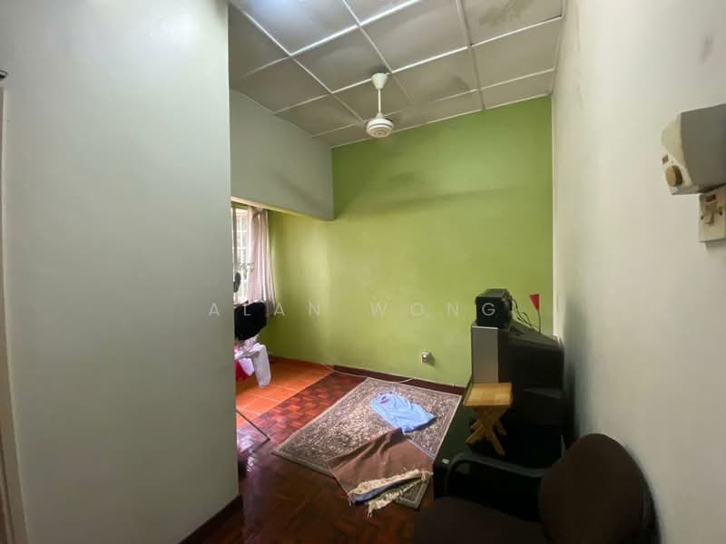 2-storey Terraced House for Sale in SS19 (Subang Jaya) - Alan Wong - Living Room - PropertyGuru.com.my
