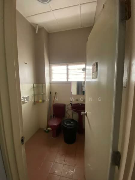 2-storey Terraced House for Sale in SS19 (Subang Jaya) - Alan Wong - Bathroom - PropertyGuru.com.my