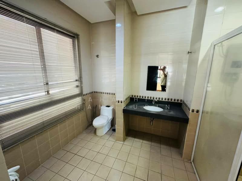 2-storey Terraced House for Sale in Bukit Jelutong (Shah Alam) - Nahathir Shahabudin - Bathroom - PropertyGuru.com.my