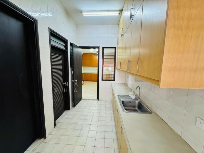 2-storey Terraced House for Sale in Bukit Jelutong (Shah Alam) - Nahathir Shahabudin - Kitchen - PropertyGuru.com.my