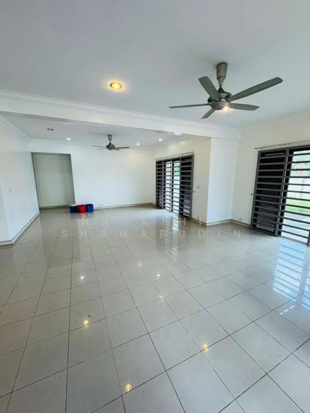 2-storey Terraced House for Sale in Bukit Jelutong (Shah Alam) - Nahathir Shahabudin - Living Room - PropertyGuru.com.my