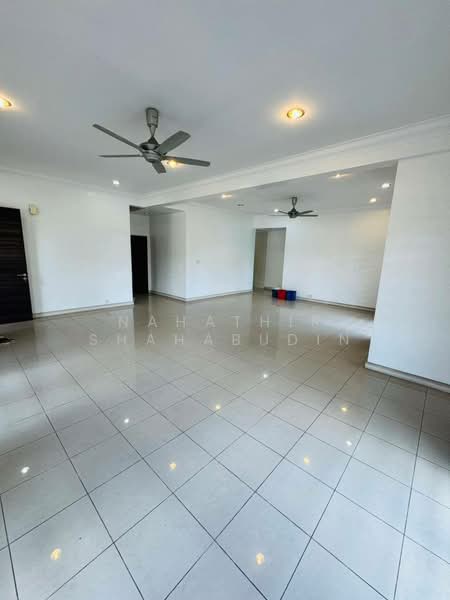 2-storey Terraced House for Sale in Bukit Jelutong (Shah Alam) - Nahathir Shahabudin - Living Room - PropertyGuru.com.my