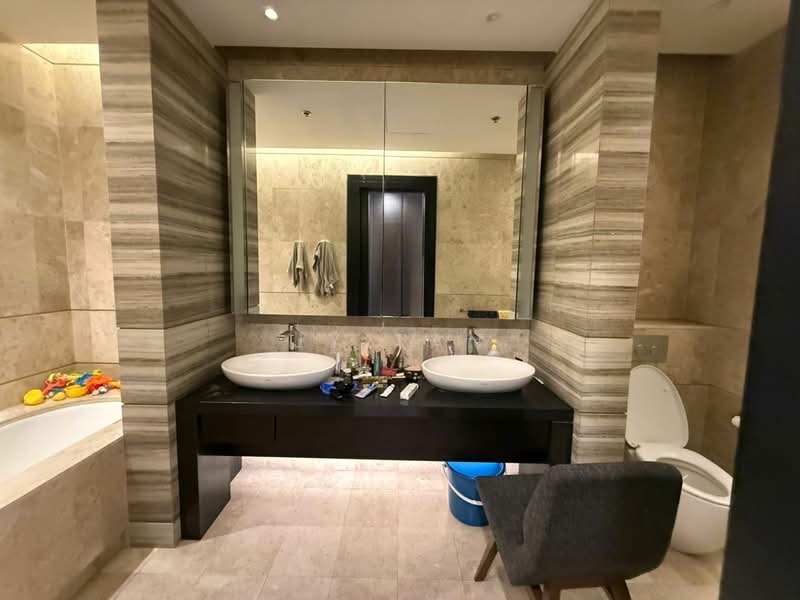 Servis Apartment untuk Disewa di The Ritz-Carlton Residences - JY Tan - Bathroom - PropertyGuru.com.my