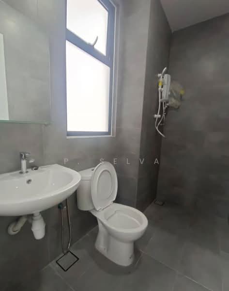 Servis Apartment untuk Dijual di Midlands City - P. Selva - Bathroom - PropertyGuru.com.my