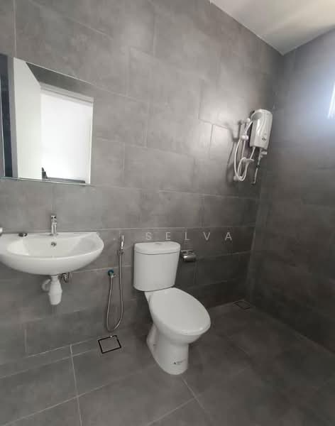 Servis Apartment untuk Dijual di Midlands City - P. Selva - Bathroom - PropertyGuru.com.my