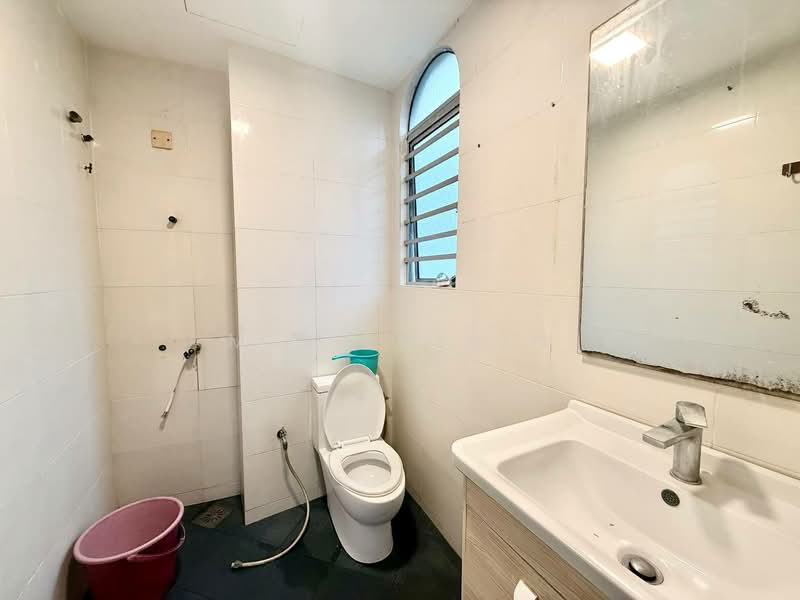 Condominium for Sale at Waizuri 1 - M.J Zairin - Bathroom - PropertyGuru.com.my