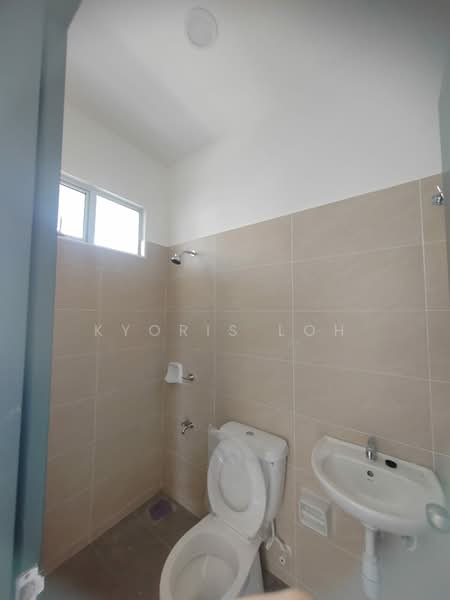 Terraced House for Rent in Bandar Dato Onn (Tebrau) - Kyoris Loh - Bathroom - PropertyGuru.com.my