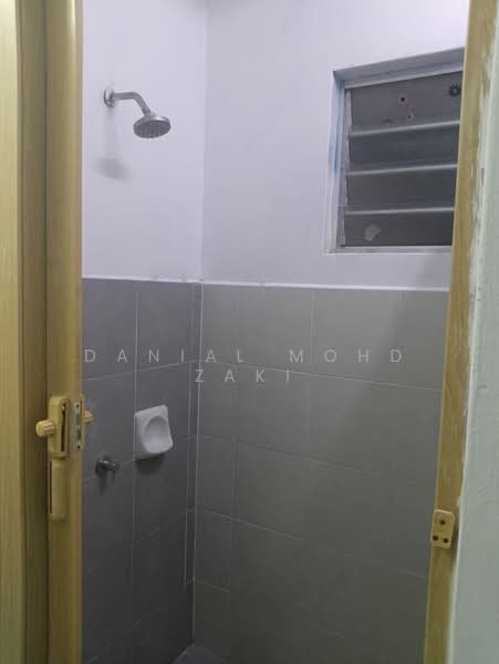 Apartment for Sale at Pangsapuri Rimbun - Danial Mohd Zaki - Bathroom - PropertyGuru.com.my