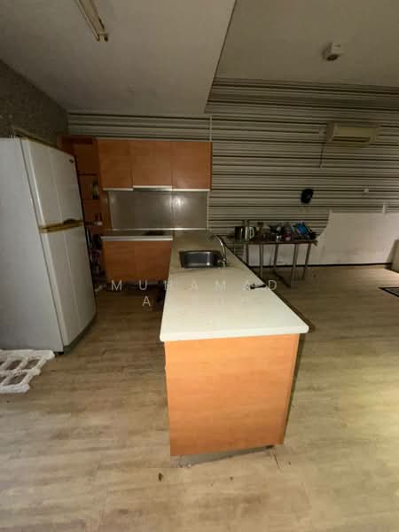 Service Residence for Sale at Palazio - Muhamad Asrul - Kitchen - PropertyGuru.com.my