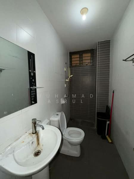 Service Residence for Sale at Palazio - Muhamad Asrul - Bathroom - PropertyGuru.com.my