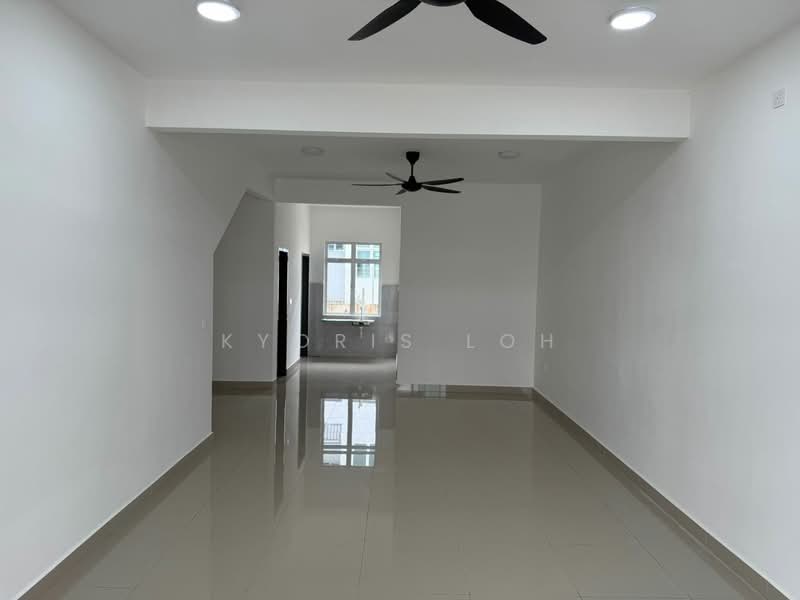 Terraced House for Rent in Bandar Dato Onn (Tebrau) - Kyoris Loh - Living Room - PropertyGuru.com.my