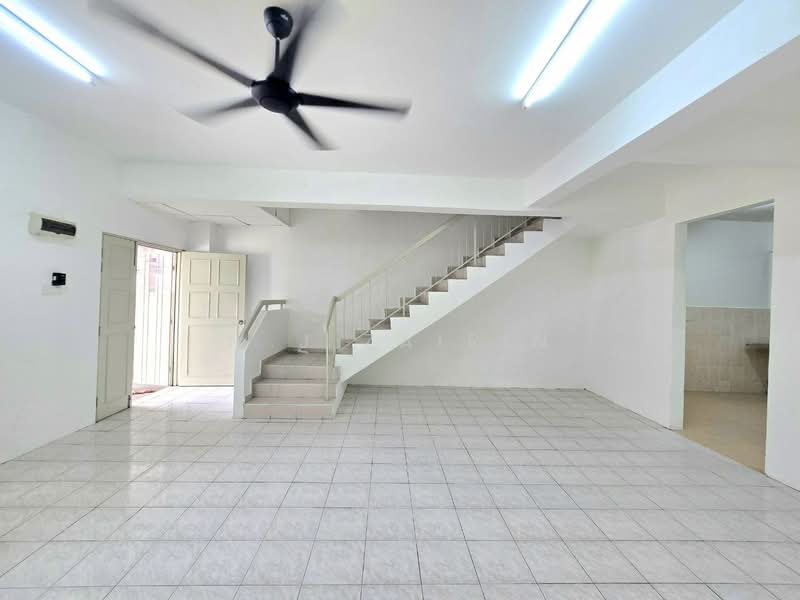 Rumah Teres 2 Tingkat untuk Dijual di Bandar Mahkota Cheras (Cheras) - M.J Zairin - Living Room - PropertyGuru.com.my