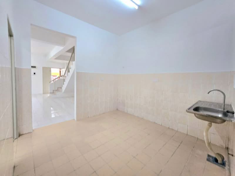 Rumah Teres 2 Tingkat untuk Dijual di Bandar Mahkota Cheras (Cheras) - M.J Zairin - Kitchen - PropertyGuru.com.my