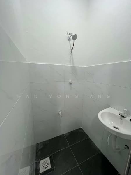 1-storey Terraced House for Sale in Taman Saleng Jaya (Kulai) - Han Yong Ang - Bathroom - PropertyGuru.com.my