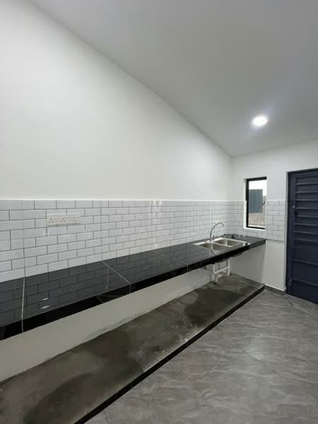 1-storey Terraced House for Sale in Taman Saleng Jaya (Kulai) - Han Yong Ang - Kitchen - PropertyGuru.com.my