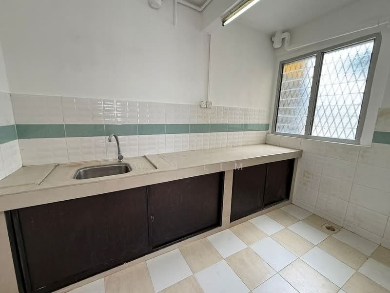 Flat for Sale at Taman Flora Utama - Win Lim - Kitchen - PropertyGuru.com.my