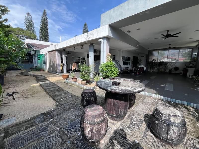 Rumah Berkembar untuk Dijual di Ujong Pasir (Melaka) - King Song - PropertyGuru.com.my