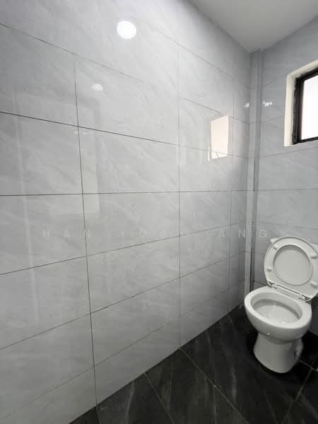 Flat for Sale at Pangsapuri Nuri - Han Yong Ang - Bathroom - PropertyGuru.com.my