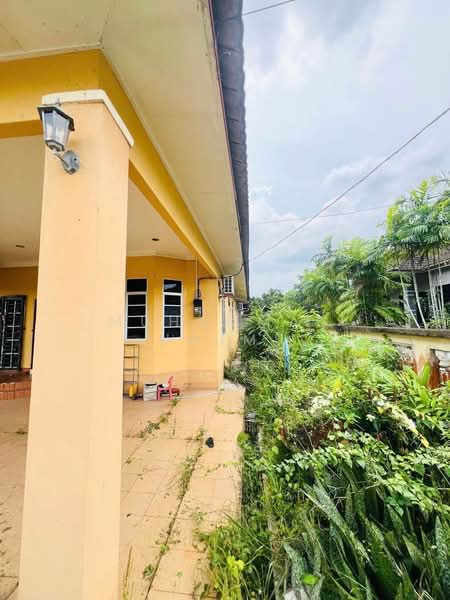 Rumah Banglo untuk Dijual di Kampung Mak Chili (Cukai) - Muhammad Najmi - Exterior - PropertyGuru.com.my