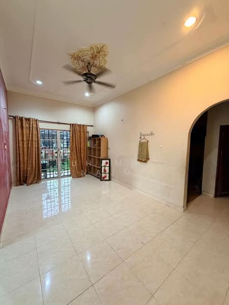 Rumah Banglo untuk Dijual di Kampung Mak Chili (Cukai) - Muhammad Najmi - Living Room - PropertyGuru.com.my