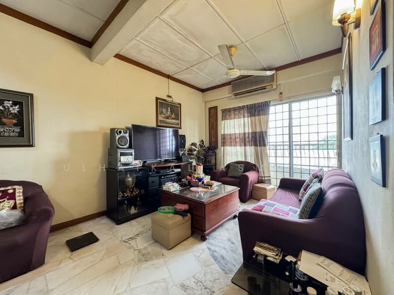 Pangsapuri untuk Dijual di 1C Pinang - Zulhaikal Asmadee - Living Room - PropertyGuru.com.my