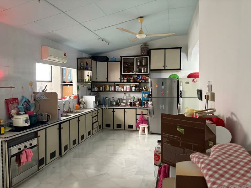 Semi-Detached House for Sale in Kampung Sungai Nibong (Bayan Lepas) - Sam Yeoh - Kitchen - PropertyGuru.com.my