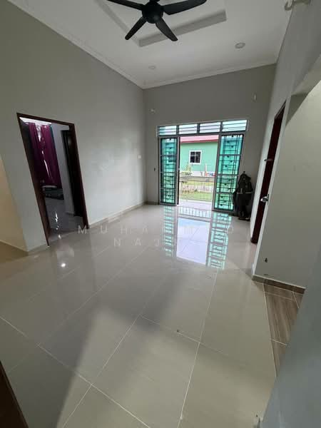 Rumah Berkembar untuk Dijual di Kampung Nyior (Kuala Paka) - Muhammad Najmi - Living Room - PropertyGuru.com.my