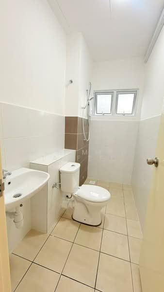 Rumah Teres 2 Tingkat untuk Disewa di Iringan Bayu (Seremban) - Muhammad Taufeeq - Bathroom - PropertyGuru.com.my