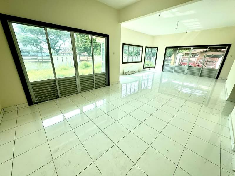 Rumah Teres 2 Tingkat untuk Dijual di Denai Alam (Shah Alam) - Zulhilmi Zakaria - Living Room - PropertyGuru.com.my