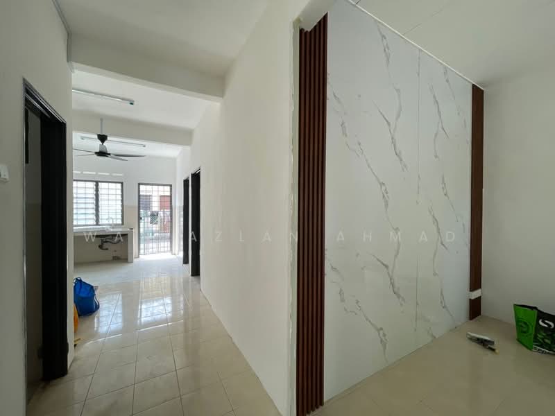 1-storey Terraced House for Sale in Banting (Selangor) - Wan Azlan Ahmad - PropertyGuru.com.my
