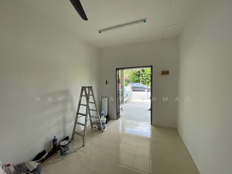 1-storey Terraced House for Sale in Banting (Selangor) - Wan Azlan Ahmad - PropertyGuru.com.my