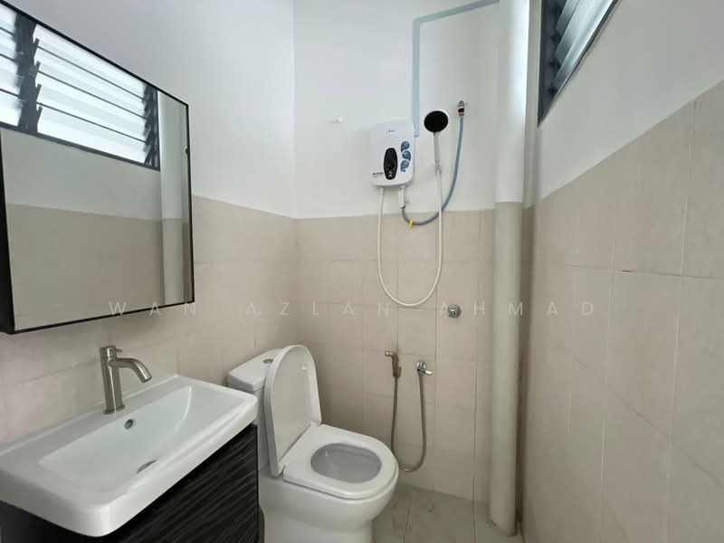 1-storey Terraced House for Sale in Banting (Selangor) - Wan Azlan Ahmad - PropertyGuru.com.my
