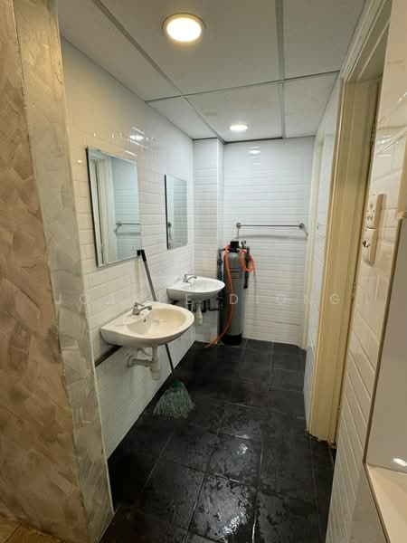 Shop / Office for Rent in Usj 21 (Subang Jaya) - Joanne Diong - Bathroom - PropertyGuru.com.my