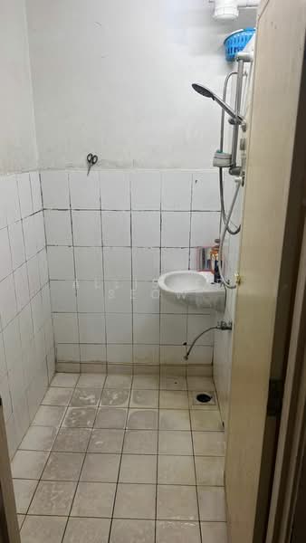 Apartment for Sale at Aman Putra Apartment - Allister Seow - Bathroom - PropertyGuru.com.my