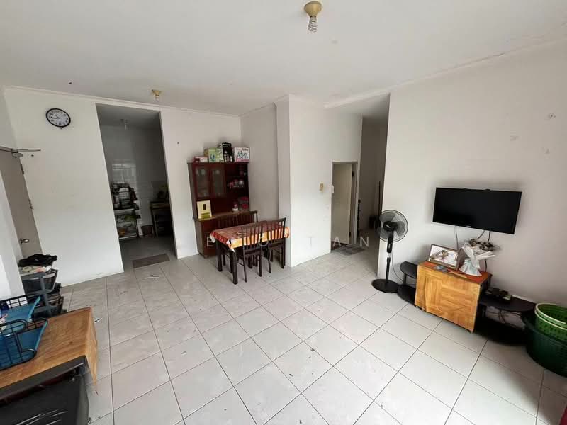 Apartment for Sale at Uni Square - Jeno Tan - Living Room - PropertyGuru.com.my