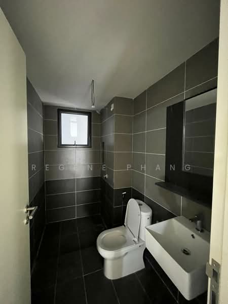 Service Residence for Sale at D'Clover Residences - Regene Phang - Bathroom - PropertyGuru.com.my