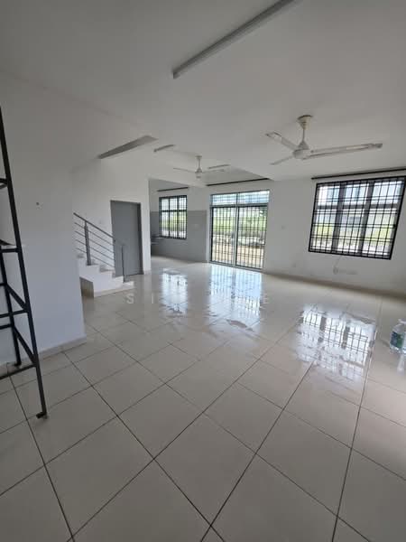 Bungalow for Sale in Taman Scientex Kulai (Sedenak) - Sin Yie - Living Room - PropertyGuru.com.my