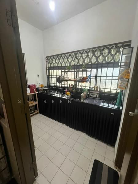 2-storey Terraced House for Sale in Taman Seri Austin (Tebrau) - Shereen Wong - Kitchen - PropertyGuru.com.my