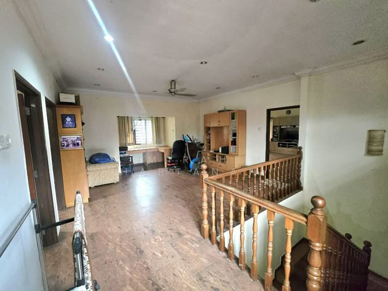Rumah Banglo untuk Dijual di Kampung Tunku (Petaling Jaya) - AimiRahim Hartanah - Living Room - PropertyGuru.com.my