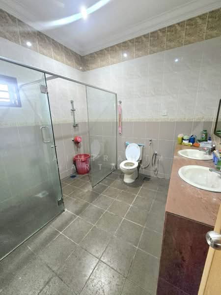 Rumah Banglo untuk Dijual di Kampung Tunku (Petaling Jaya) - AimiRahim Hartanah - Bathroom - PropertyGuru.com.my