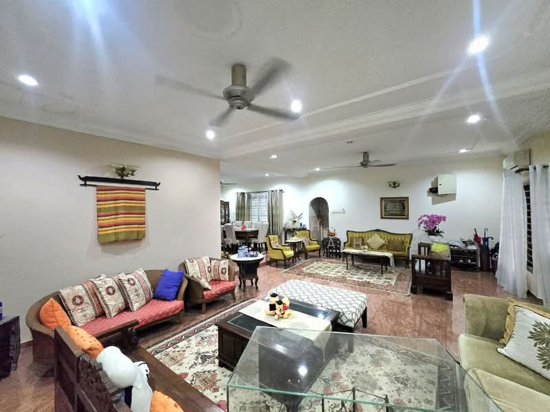 Rumah Banglo untuk Dijual di Kampung Tunku (Petaling Jaya) - AimiRahim Hartanah - Living Room - PropertyGuru.com.my