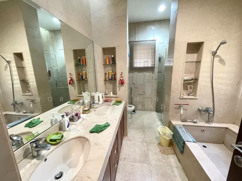 Bungalow for Sale in Seksyen U9 (Shah Alam) - Norfazilah Binti Mohd Saad - Bathroom - PropertyGuru.com.my
