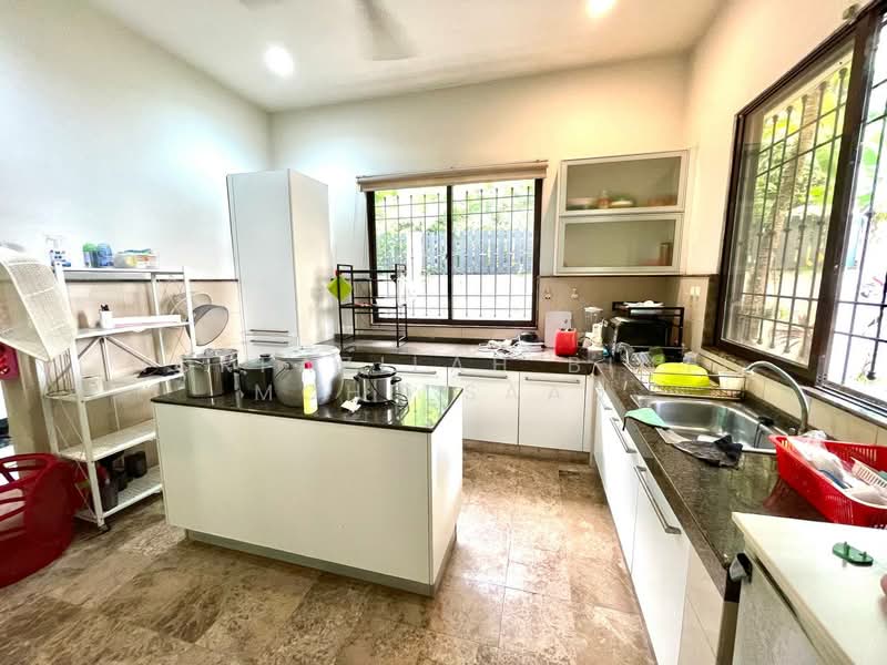 Bungalow for Sale in Seksyen U9 (Shah Alam) - Norfazilah Binti Mohd Saad - Kitchen - PropertyGuru.com.my