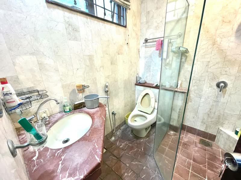 Bungalow for Sale in Seksyen U9 (Shah Alam) - Norfazilah Binti Mohd Saad - Bathroom - PropertyGuru.com.my