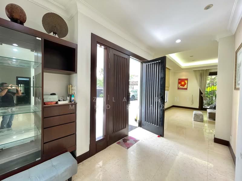Bungalow for Sale in Seksyen U9 (Shah Alam) - Norfazilah Binti Mohd Saad - Entrance - PropertyGuru.com.my