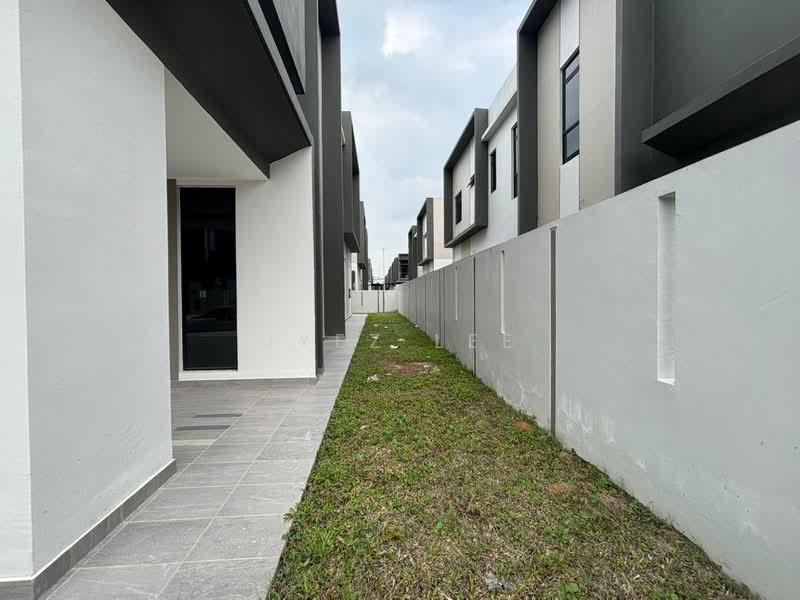 Semi-Detached House for Sale in Taman Sutera Utama (Skudai) - Jyez Lee - PropertyGuru.com.my