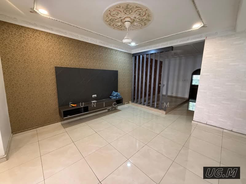 Rumah Teres untuk Dijual di Bandar Puteri Klang (Klang) - Eunice Lim - Living Room - PropertyGuru.com.my