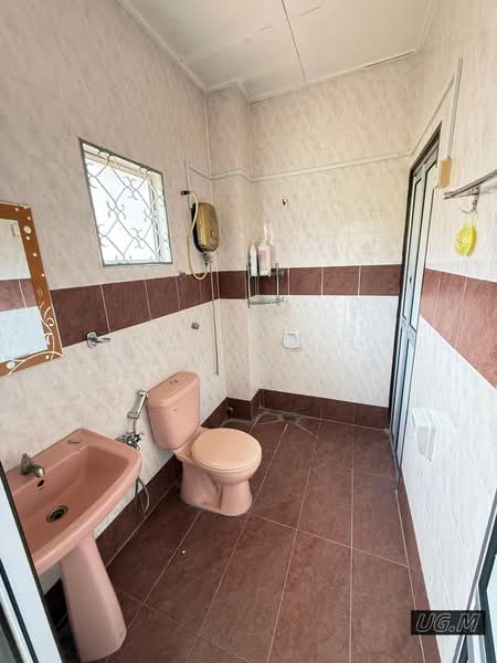 Rumah Teres untuk Dijual di Bandar Puteri Klang (Klang) - Eunice Lim - Bathroom - PropertyGuru.com.my